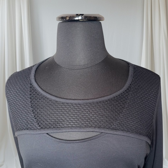 LANE BRYANT LIVI ACTIVE Long Sleeve Wicking Mesh Overlay Workout Top - 18/20 - Picture 5 of 12